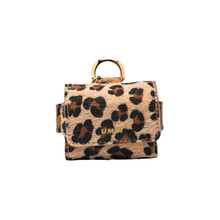 Load image into Gallery viewer, UMBI Personalized AirPods Case - Leopard
